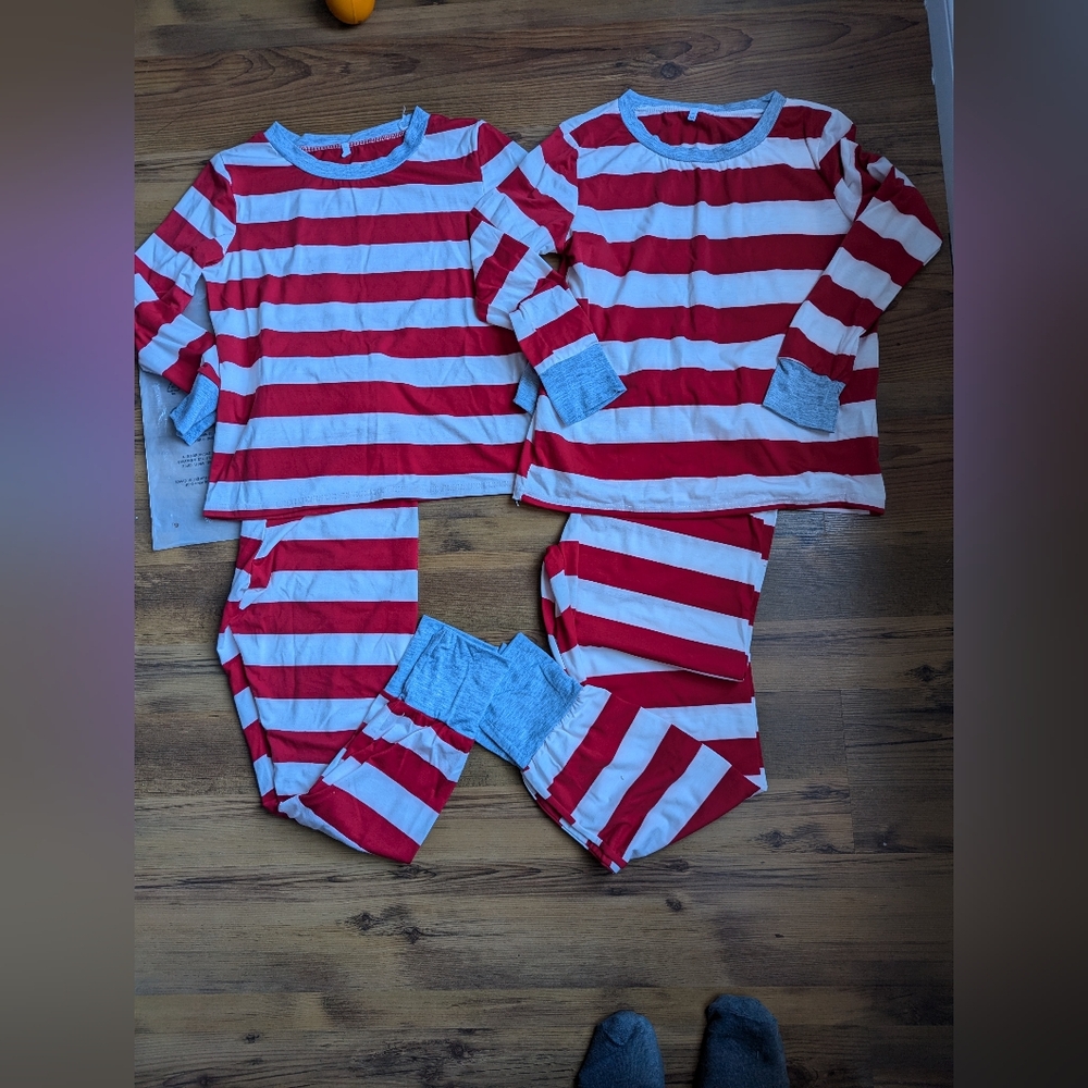 New Striped Matching Unisex Adult Pajamas Set For Christmas